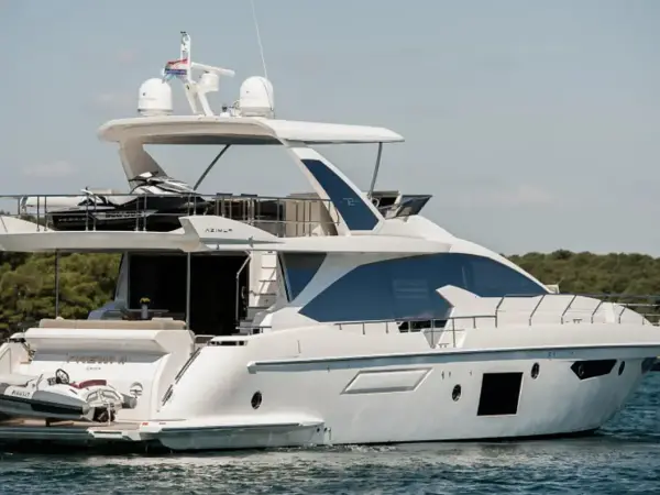 Alyss - Azimut 72