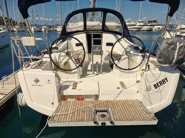 Berry - Sun Odyssey 349