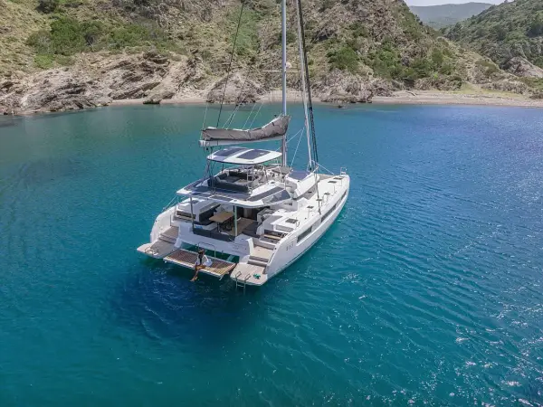 Premium - Lagoon 51