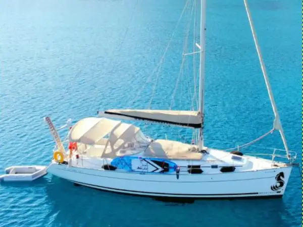 Rhodes Yachting - Cyclades 39.3