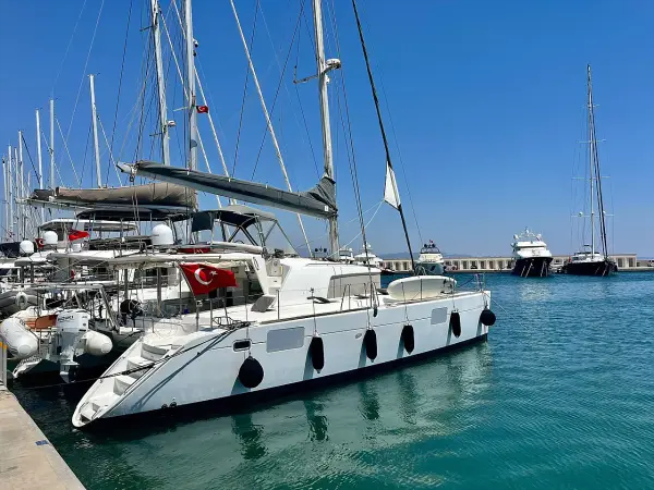 Premium - Lagoon 440