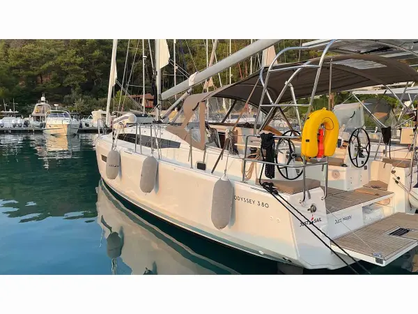 Just Happy - Sun Odyssey 380