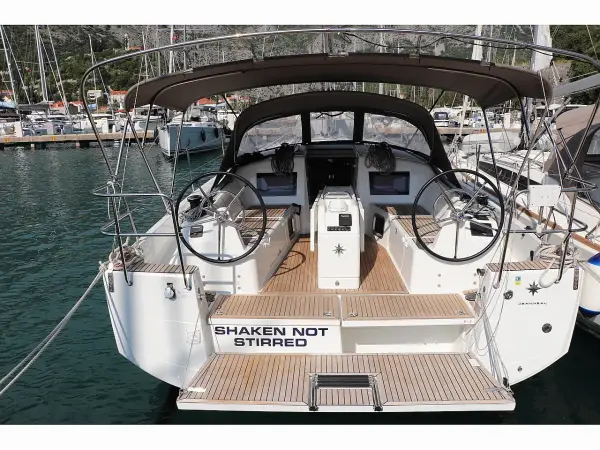 Shaken Not Stirred - Sun Odyssey 410
