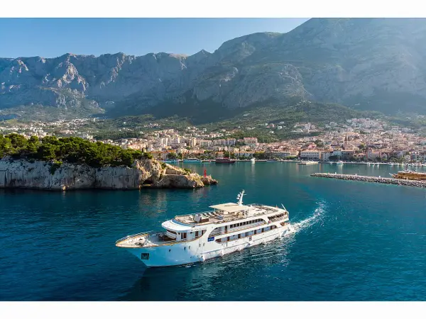 Diamond - Luxury Motor Yacht