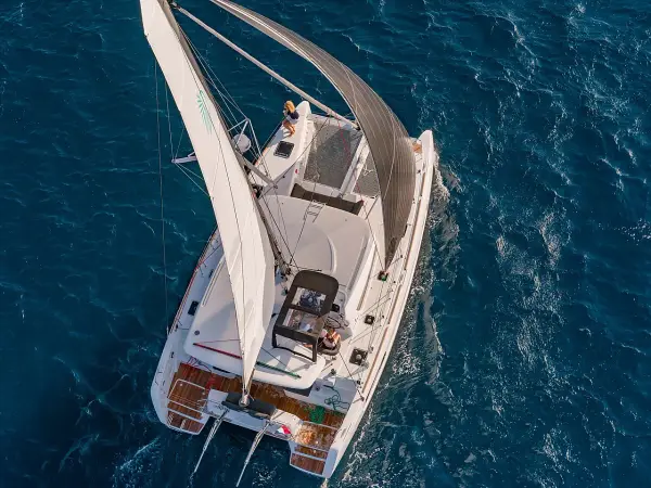 Niso - Lagoon 40