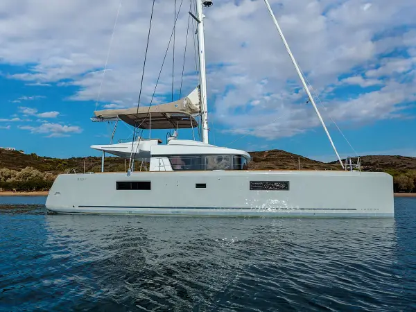 MADININA - Lagoon 52F