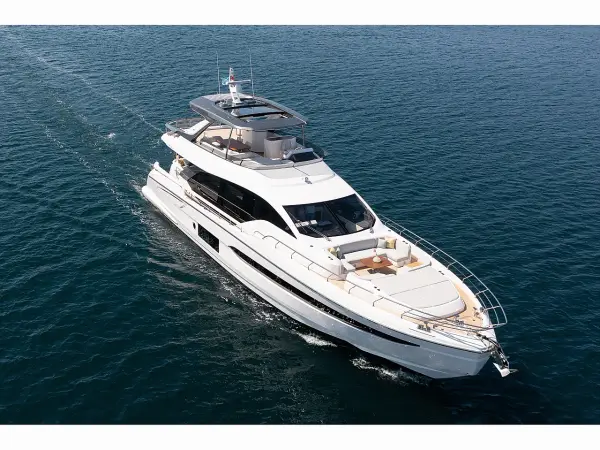 PREWI - Azimut 78 Fly
