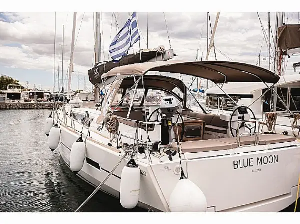 Blue Moon - Dufour 520 Grand Large