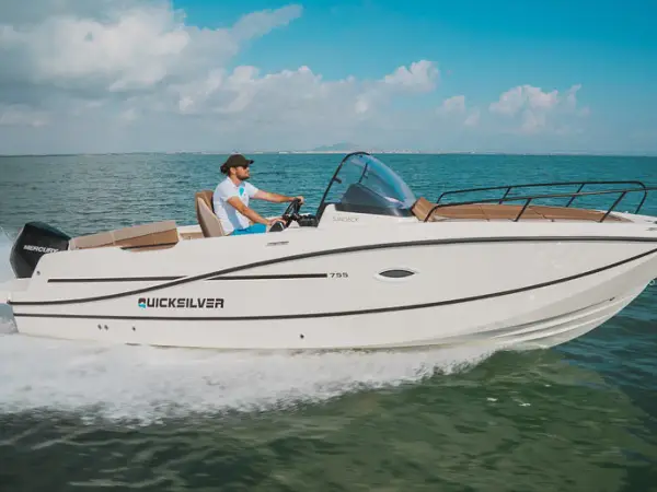 Quicksilver Active 755 sundeck - Quicksilver Activ 755 Sundeck