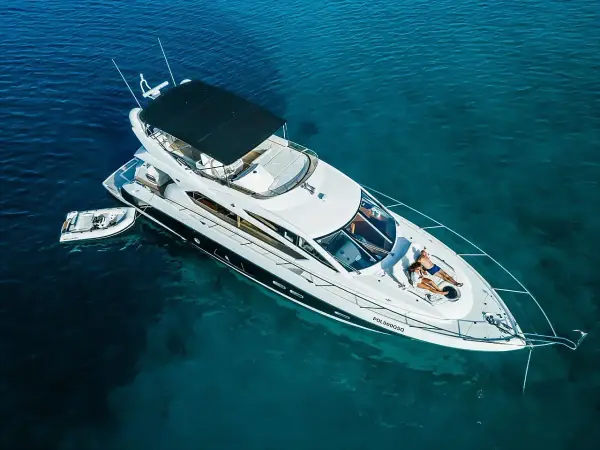2 Drunk - Sunseeker Manhattan 63