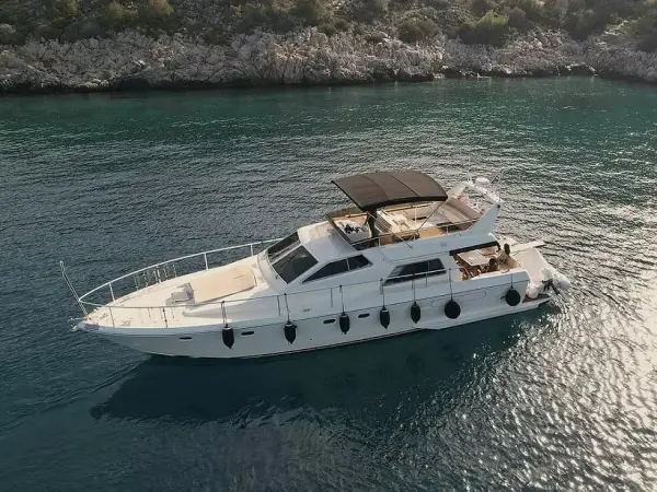 BLUE DREAM - Ferretti 52