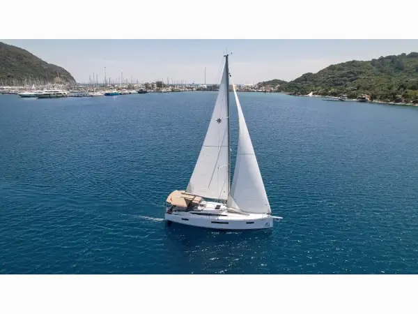 Sky Ela - Sun Odyssey 410