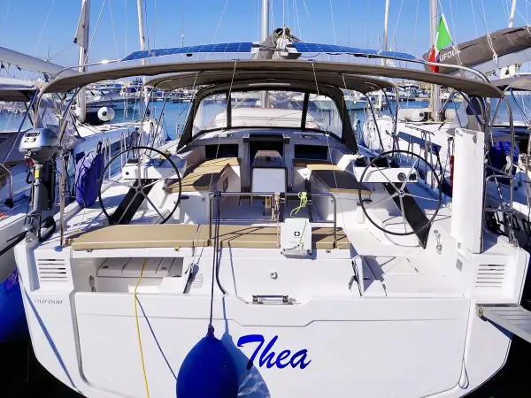 Thea - A/C, Generator, Water maker, Solar Panel - Dufour 530