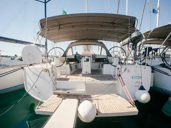 Evita - Sun Odyssey 490
