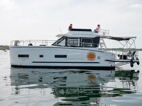 Fleesenqueen Two - Futura 40 Grand Horizon