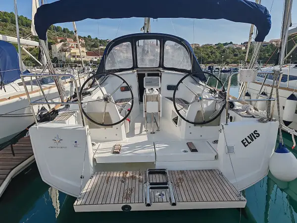 Elvis - Sun Odyssey 349