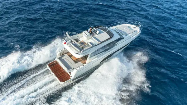 Premium - Prestige 590 Fly