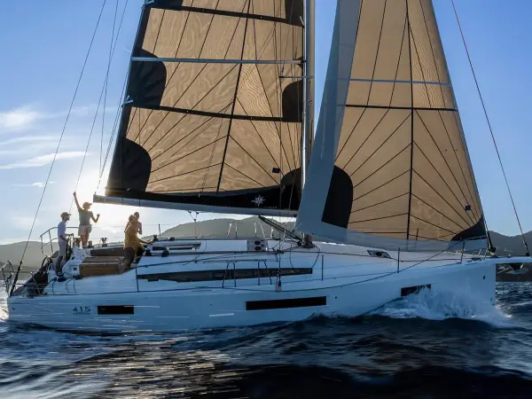 Akita - Sun Odyssey 415