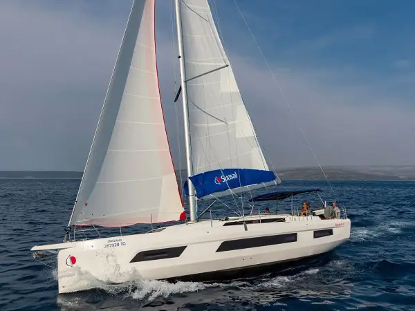 Sunsail 44.3 Premium - Dufour 44