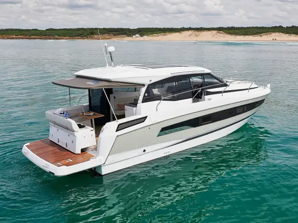 Black Pearl - Jeanneau NC 37