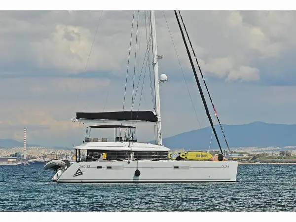 Avra - Lagoon 560 S2