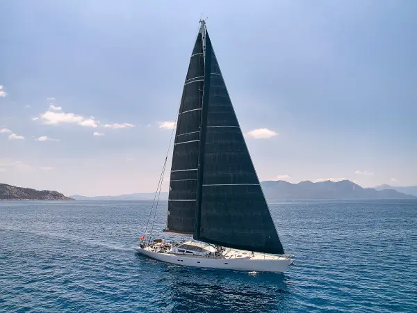 AIZU - Sail boat