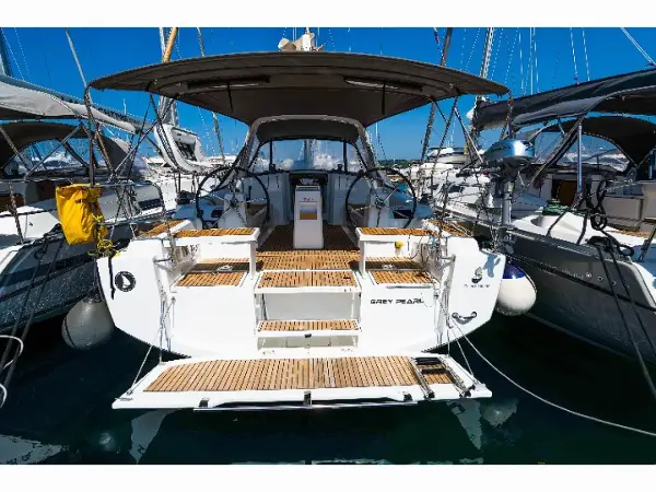 GREY PEARL - Oceanis 38