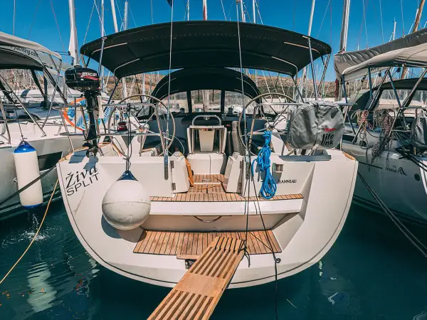 Ziva - Sun Odyssey 49