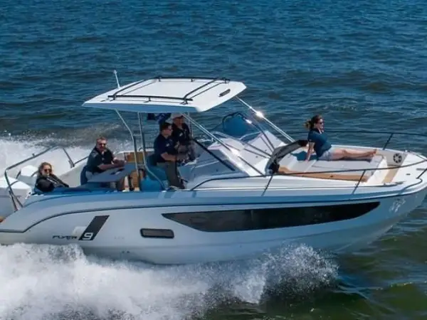 Beneteau 9 - Beneteau Flyer 9