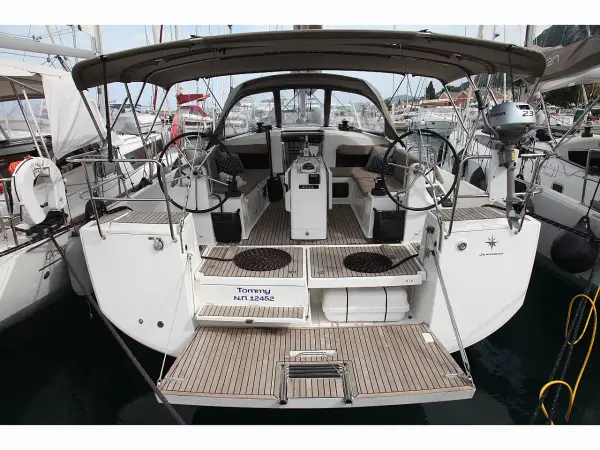 TOMMY - Sun Odyssey 440