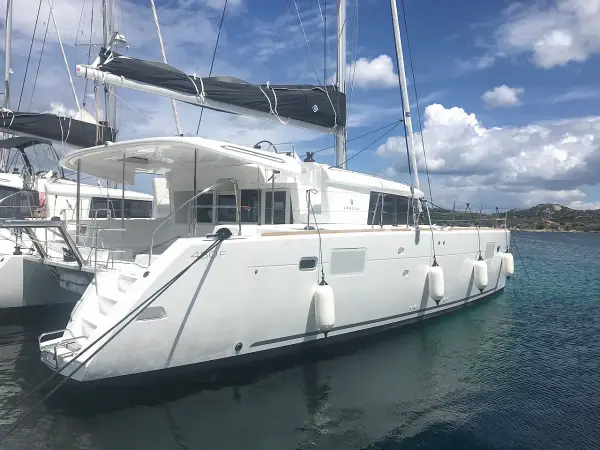 Cor Caroli - Lagoon 450 Fly