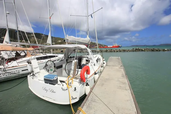 Big Blue - Oceanis 35.1