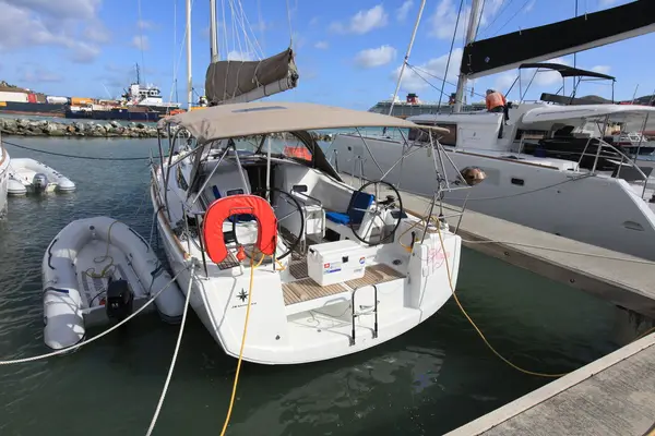Naya - Sun Odyssey 349