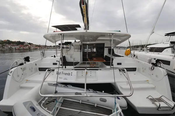Best Friends I - Lagoon 42