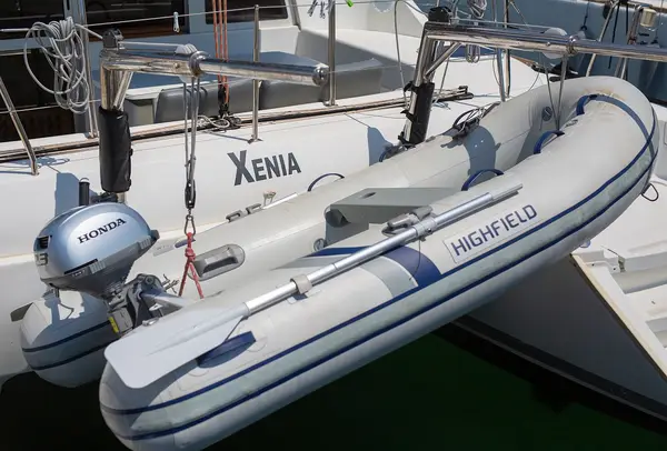 Xenia - Lagoon 380