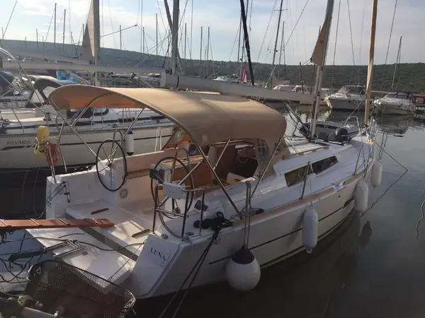 Luna - Dufour 350 GL