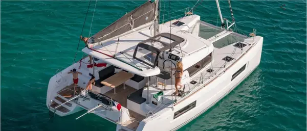 Falcon - Lagoon 40