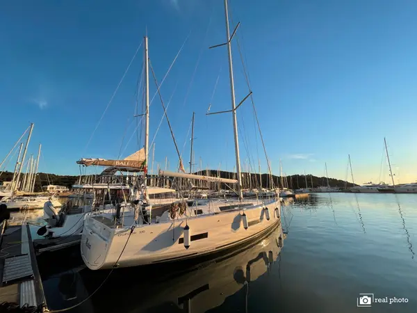Medea - Dufour 530
