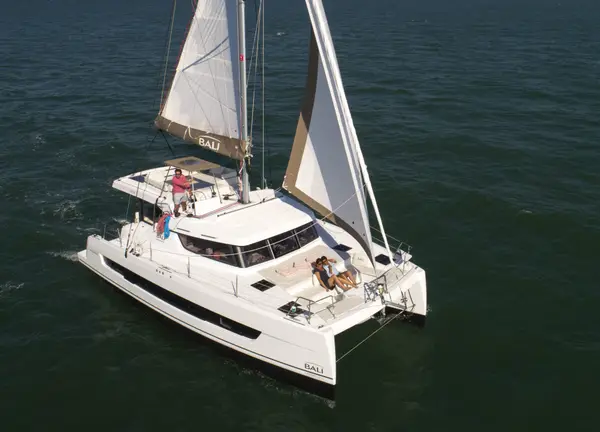 Sail Spica - Bali Catspace