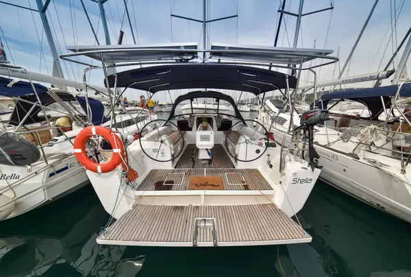 Stella - Dufour 410 GL