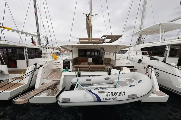 Martin V - Fountaine Pajot Saona 47 Quintet