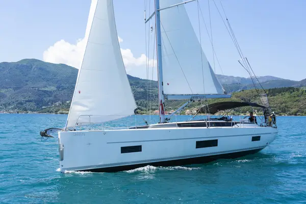 Dawn - Bavaria C45