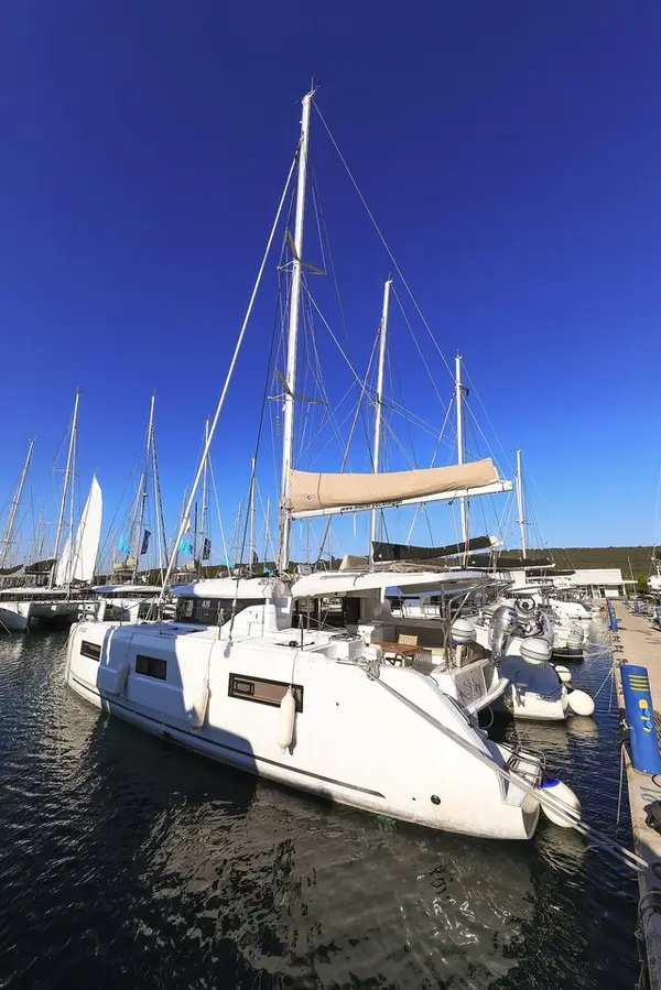 Midlife Crisis - Lagoon 46