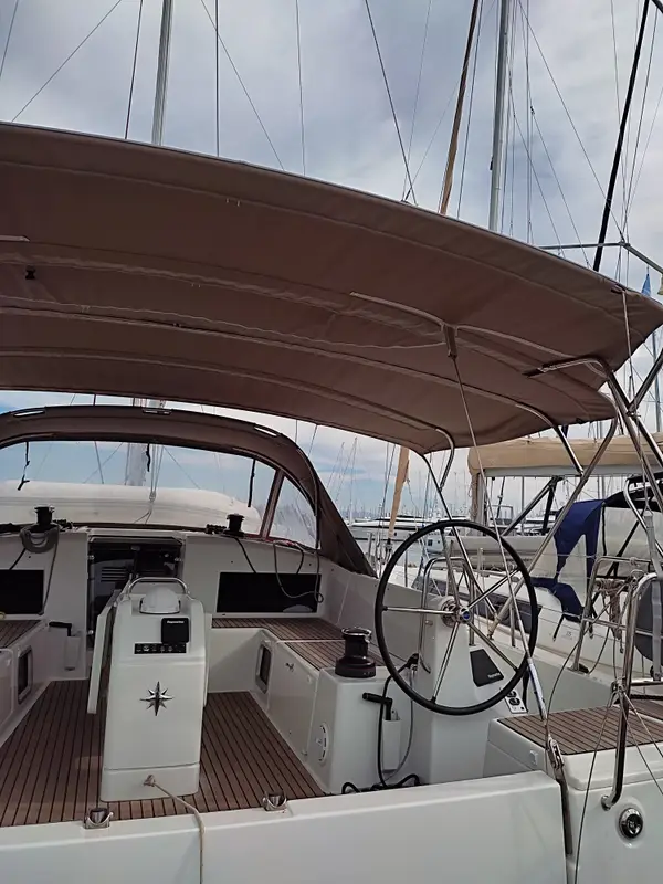 White Pearl - Sun Odyssey 490