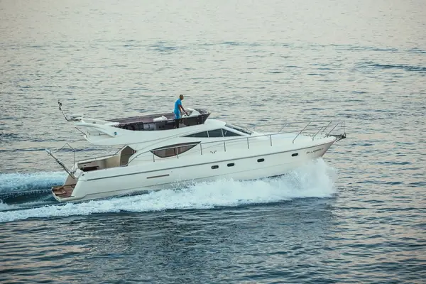 Bluebell - Ferretti Yachts 460i