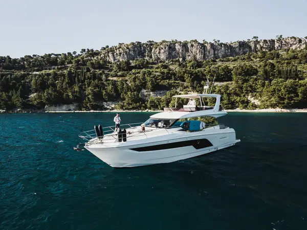 Shaft - Prestige 590 Flybridge