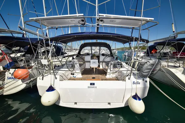 Bella - Bavaria C42