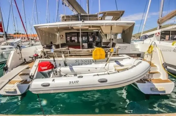 Sunshine Reggae - Fountaine Pajot Saba 50