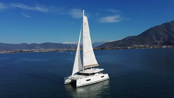Reina - Fountaine Pajot Astrea 42