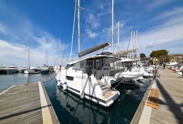 Le Bart - Fountaine Pajot Astrea 42
